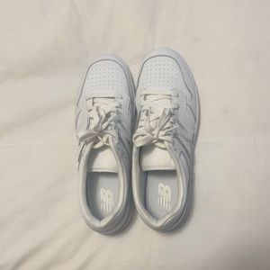 White/White New Balance Sneakers (M)